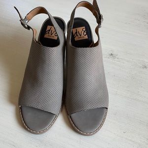 New never worn sling back open toe heels